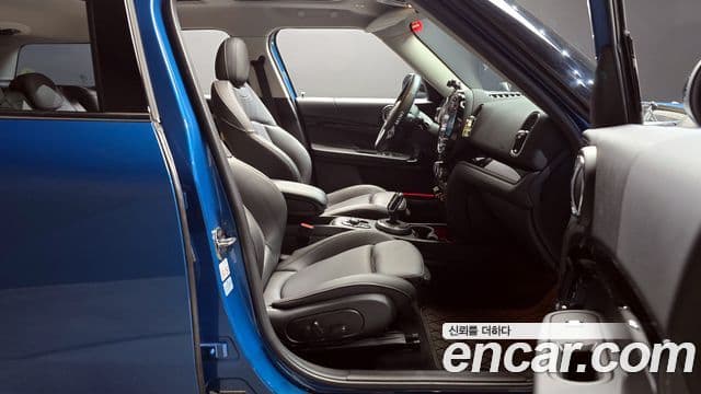 Mini Cooper Countryman 2세대, 2023 10