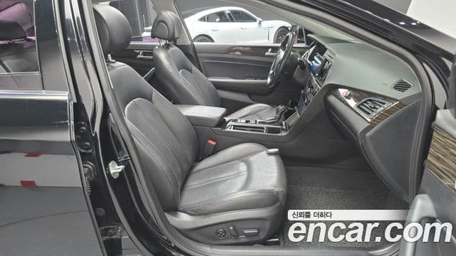 Hyundai LF Sonata Special, 2016 10