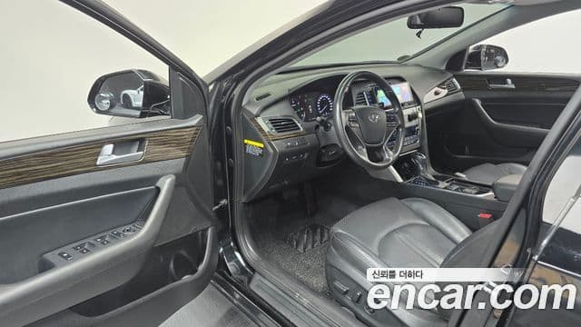 Hyundai LF Sonata Special, 2016 11