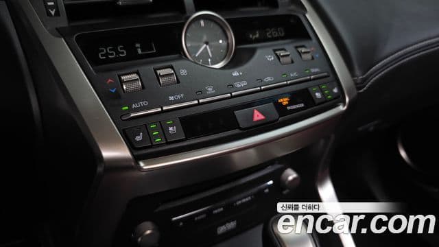 Lexus NX300h Executive, 2019 17