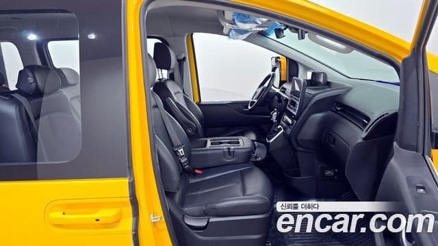 Hyundai Staria 11인승, 2022 11