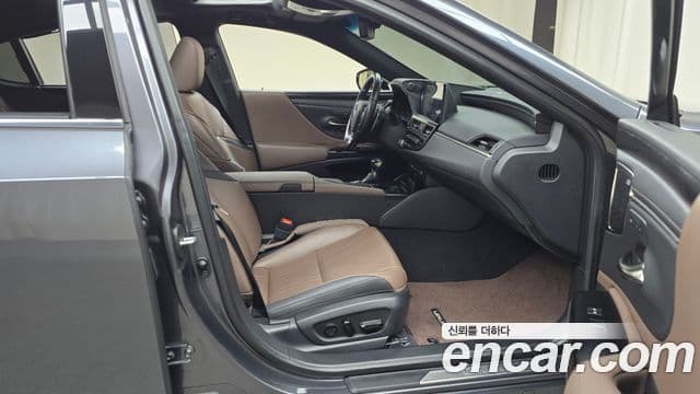 Lexus ES300h 7세대 Executive, 2022 11