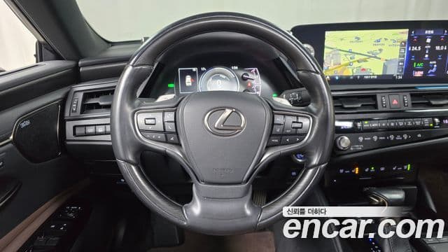 Lexus ES300h 7세대 Executive, 2022 13
