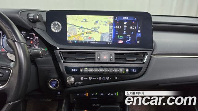 Lexus ES300h 7세대 Executive, 2022 14