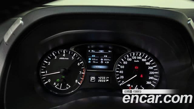 Nissan Pathfinder 4세대, 2014 8