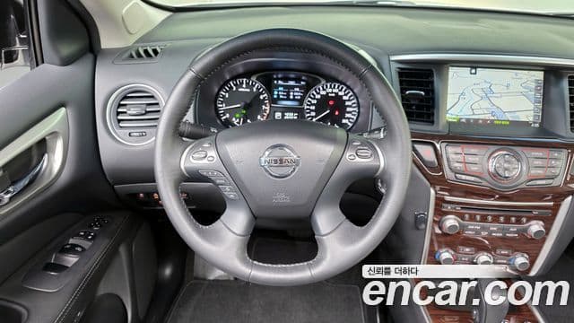 Nissan Pathfinder 4세대, 2014 13