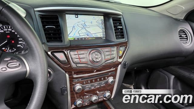 Nissan Pathfinder 4세대, 2014 14