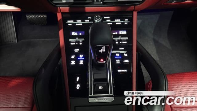 Porsche Cayenne (PO536) 3.0 E-гибрид купе Platinum Edition, 2023 9