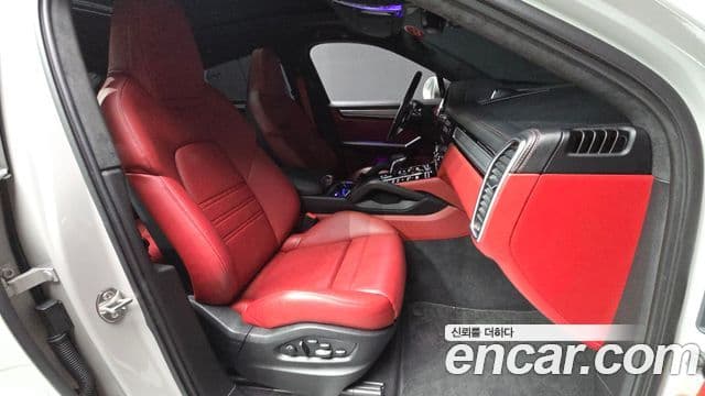 Porsche Cayenne (PO536) 3.0 E-гибрид купе Platinum Edition, 2023 11