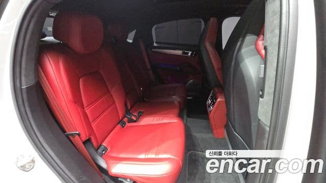 Porsche Cayenne (PO536) 3.0 E-гибрид купе Platinum Edition, 2023 12