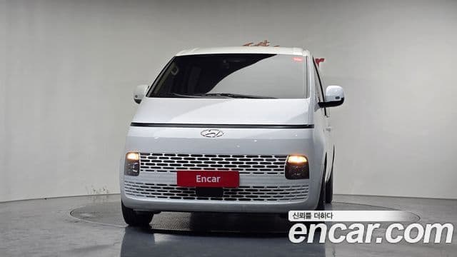 Hyundai Staria Modern, 2023 3