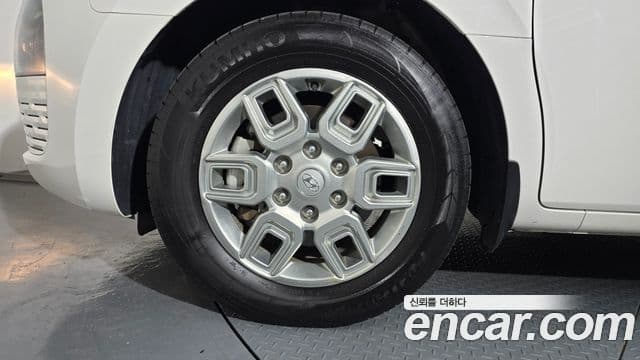 Hyundai Staria Modern, 2023 все фото