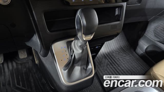 Hyundai Staria Modern, 2023 9