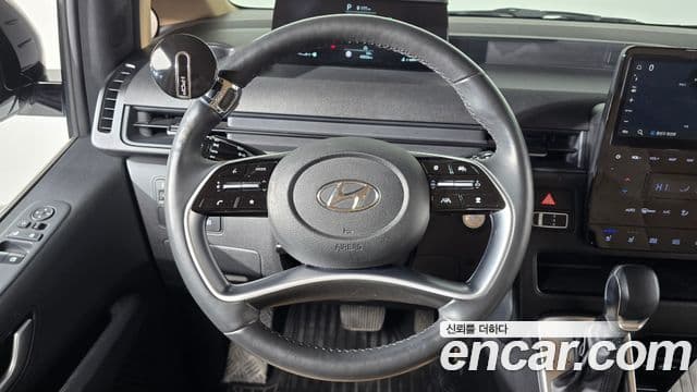 Hyundai Staria Modern, 2023 13