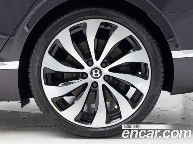 Bentley Flying Spur 3세대 4.0 Azure, 2024 все фото