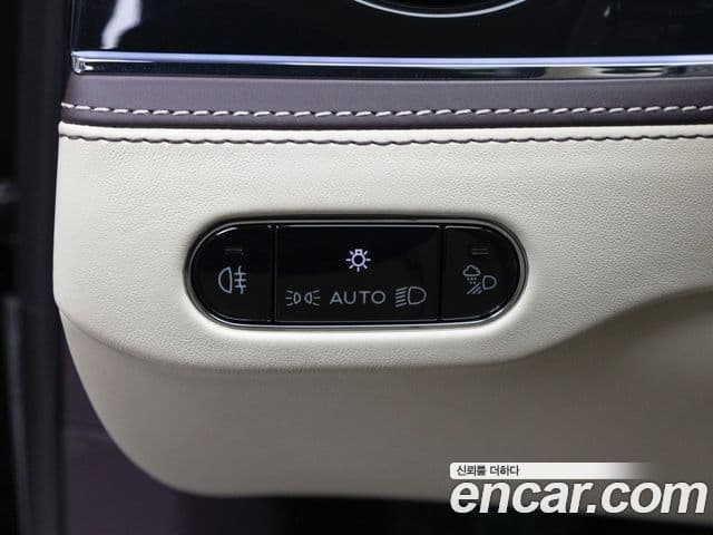 Bentley Flying Spur 3세대 4.0 Azure, 2024 14