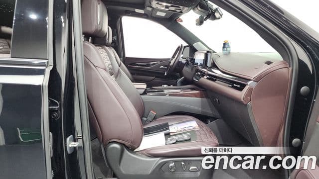 Cadillac Escalade 5세대 ESV Sport Platinum, 2023 11