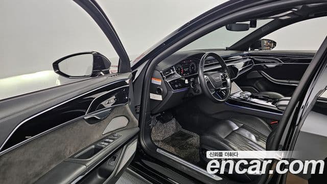 Audi A8 (D5) 55 TFSI Quattro LWB, 2021 10