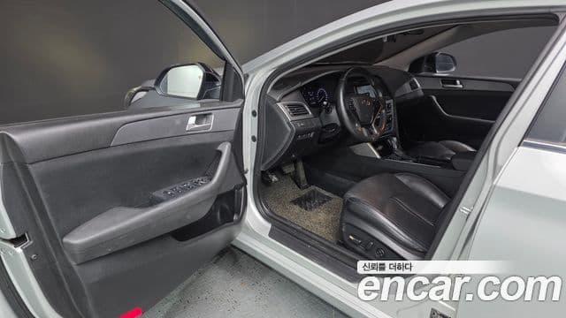 Hyundai LF Sonata Premium, 2016 10