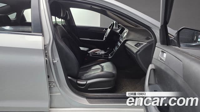 Hyundai LF Sonata Premium, 2016 11