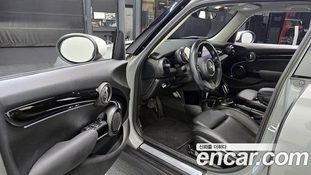 Mini Cooper 3세대, 2022 11