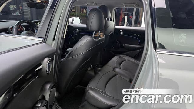 Mini Cooper 3세대, 2022 13