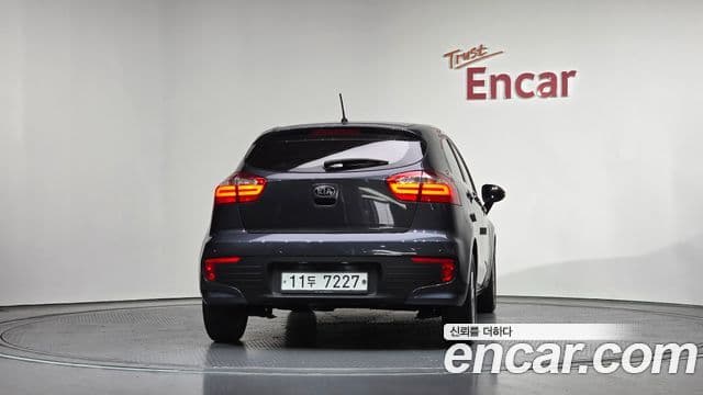 Kia The / новый New Pride Luxury, 2015 4