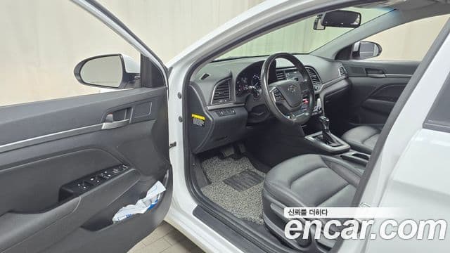 Hyundai Avante AD 1.6 GDI Smart, 2018 10