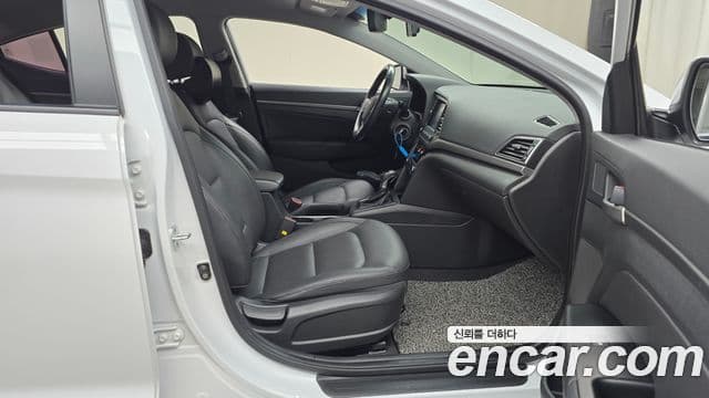 Hyundai Avante AD 1.6 GDI Smart, 2018 11