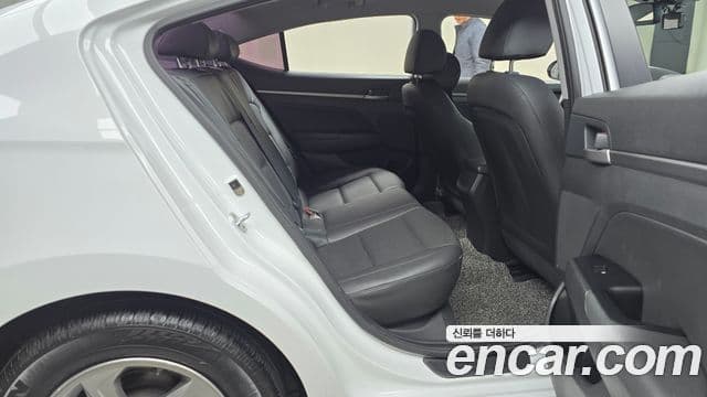 Hyundai Avante AD 1.6 GDI Smart, 2018 12