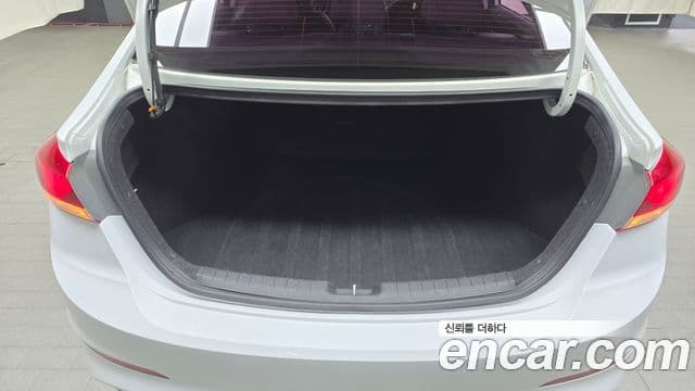 Hyundai Avante AD 1.6 GDI Smart, 2018 20