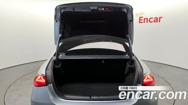 Mercedes-Benz E-класс W214 Avantgarde, 2025 20