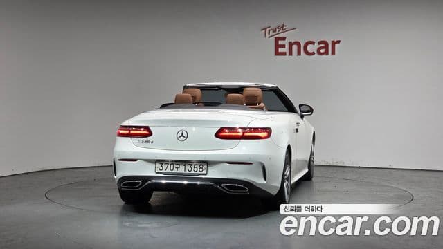 Mercedes-Benz E-класс W213 E220d кабриолет, 2020 4