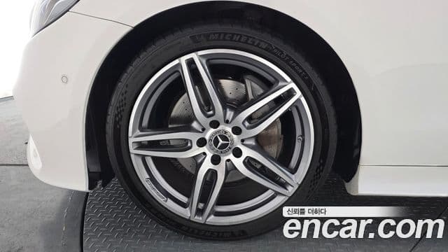 Mercedes-Benz E-класс W213 E220d кабриолет, 2020 все фото