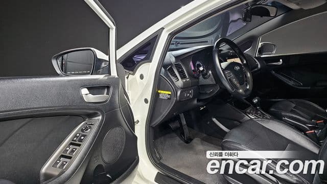 Kia K3 Trendy, 2015 10