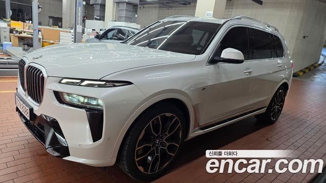 BMW X7 (G07) xDrive 40i M Sport 6인승, 2025 1
