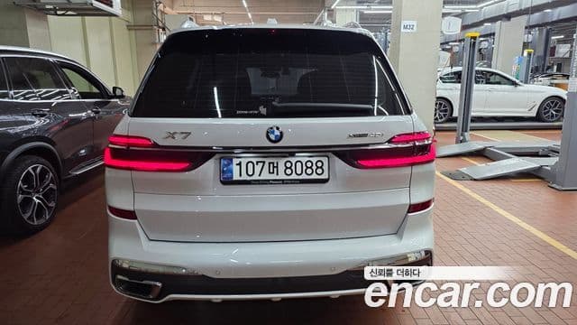 BMW X7 (G07) xDrive 40i M Sport 6인승, 2025 4