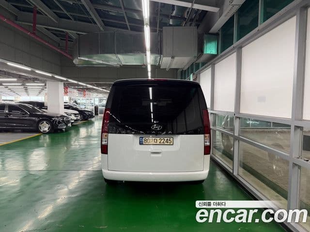 Hyundai Staria Modern, 2023 3