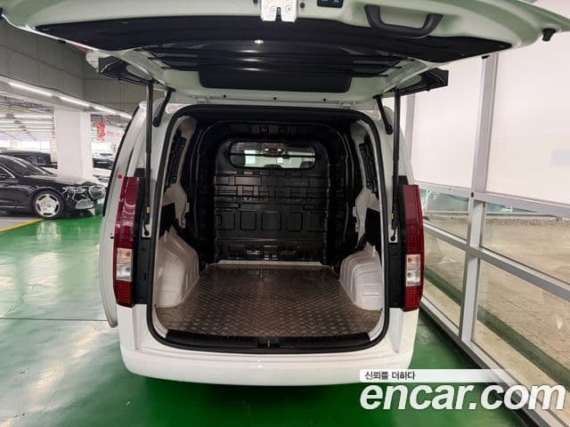 Hyundai Staria Modern, 2023 все фото