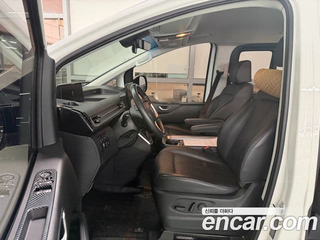 Hyundai Staria Modern, 2023 13