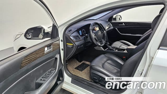 Hyundai LF Sonata 2.0 Smart, 2015 10