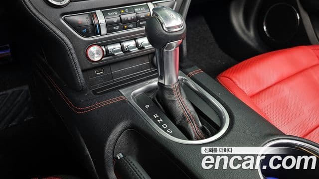 Ford Mustang кабриолет, 2021 9