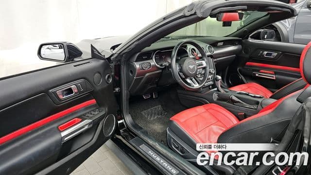 Ford Mustang кабриолет, 2021 10