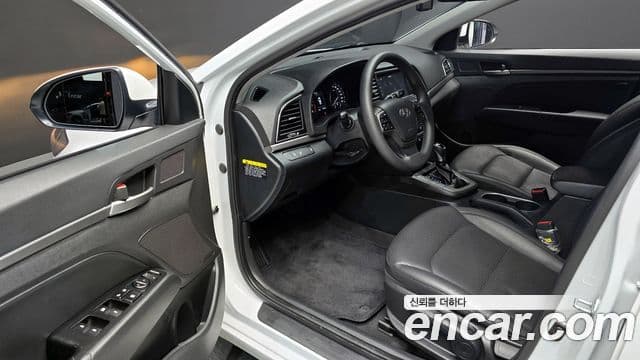 Hyundai Avante AD 1.6 GDI Value Plus, 2018 10