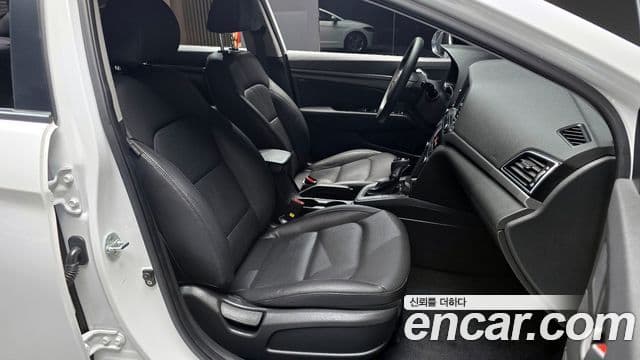 Hyundai Avante AD 1.6 GDI Value Plus, 2018 12