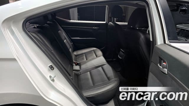 Hyundai Avante AD 1.6 GDI Value Plus, 2018 13