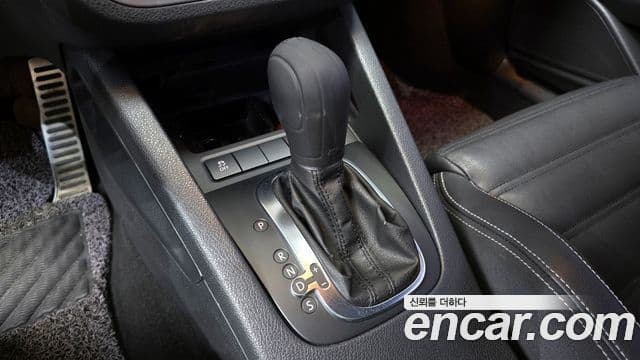 Volkswagen 시로코 2.0 TDI R-Line, 2012 9