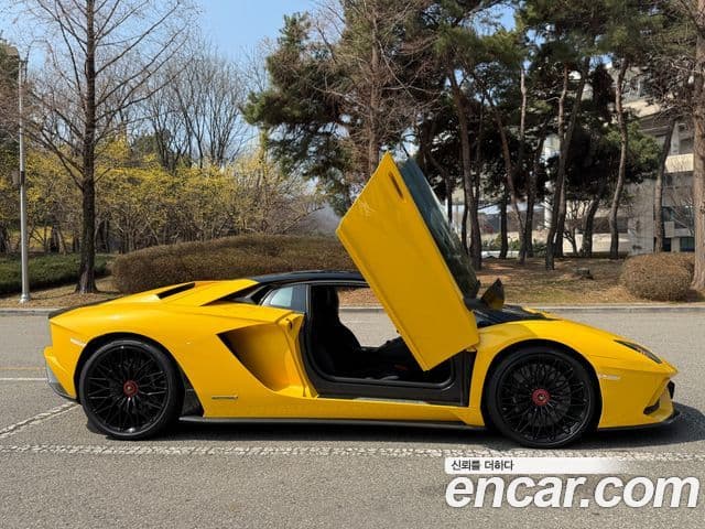 Lamborghini 아벤타도르 S LP740-4, 2018 9