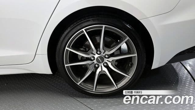 Genesis The / новый New G70, 2021 все фото