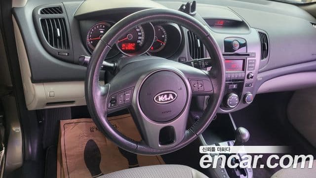 Kia Forte 1.6 CVVT Si, 2010 10